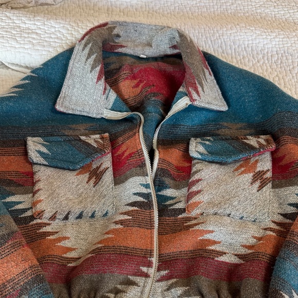 Colorful Aztec cropped Patterned Zip-Up Jacket - Picture 3 of 4